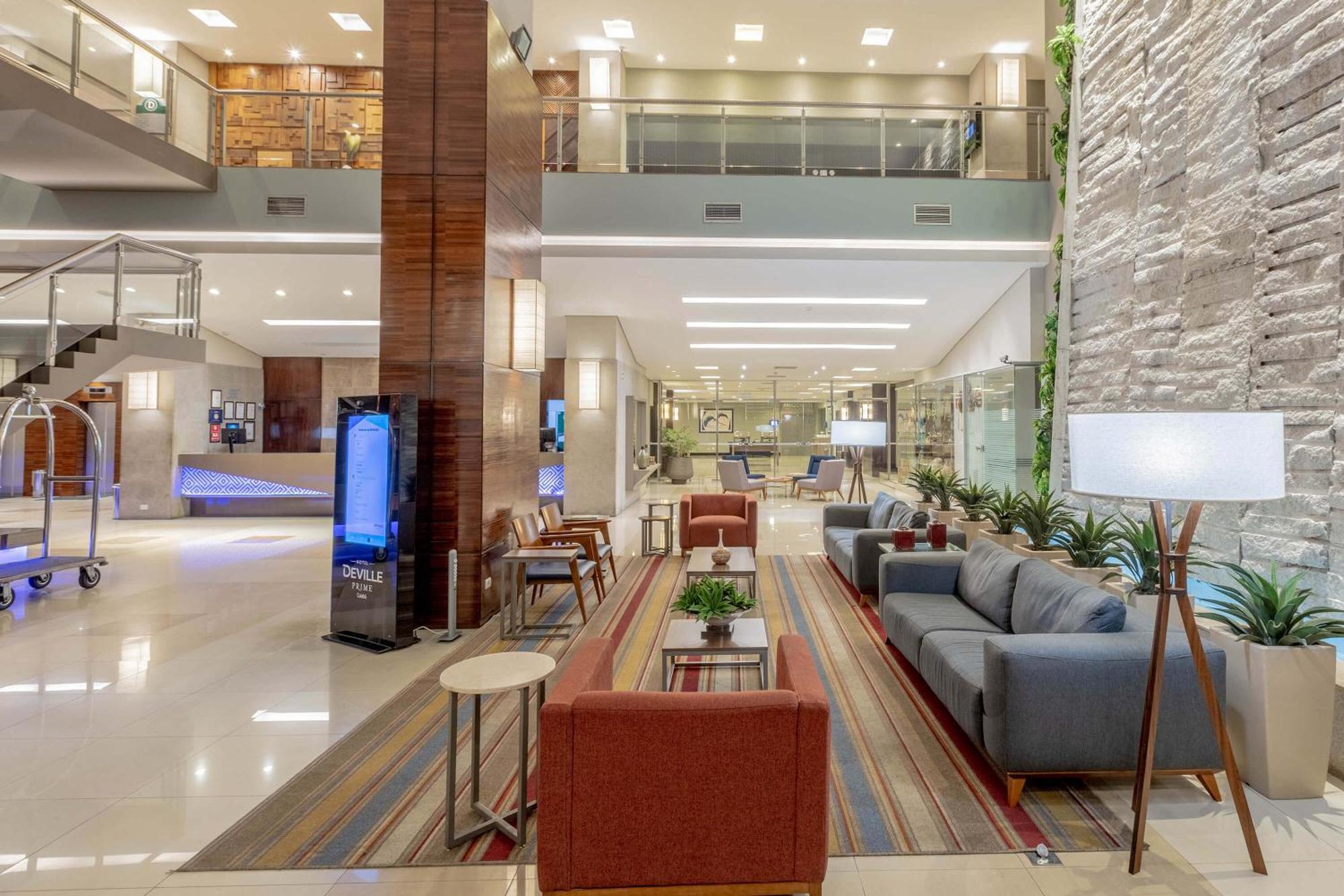 Hotel Deville Prime Cuiaba Exterior foto Lobby