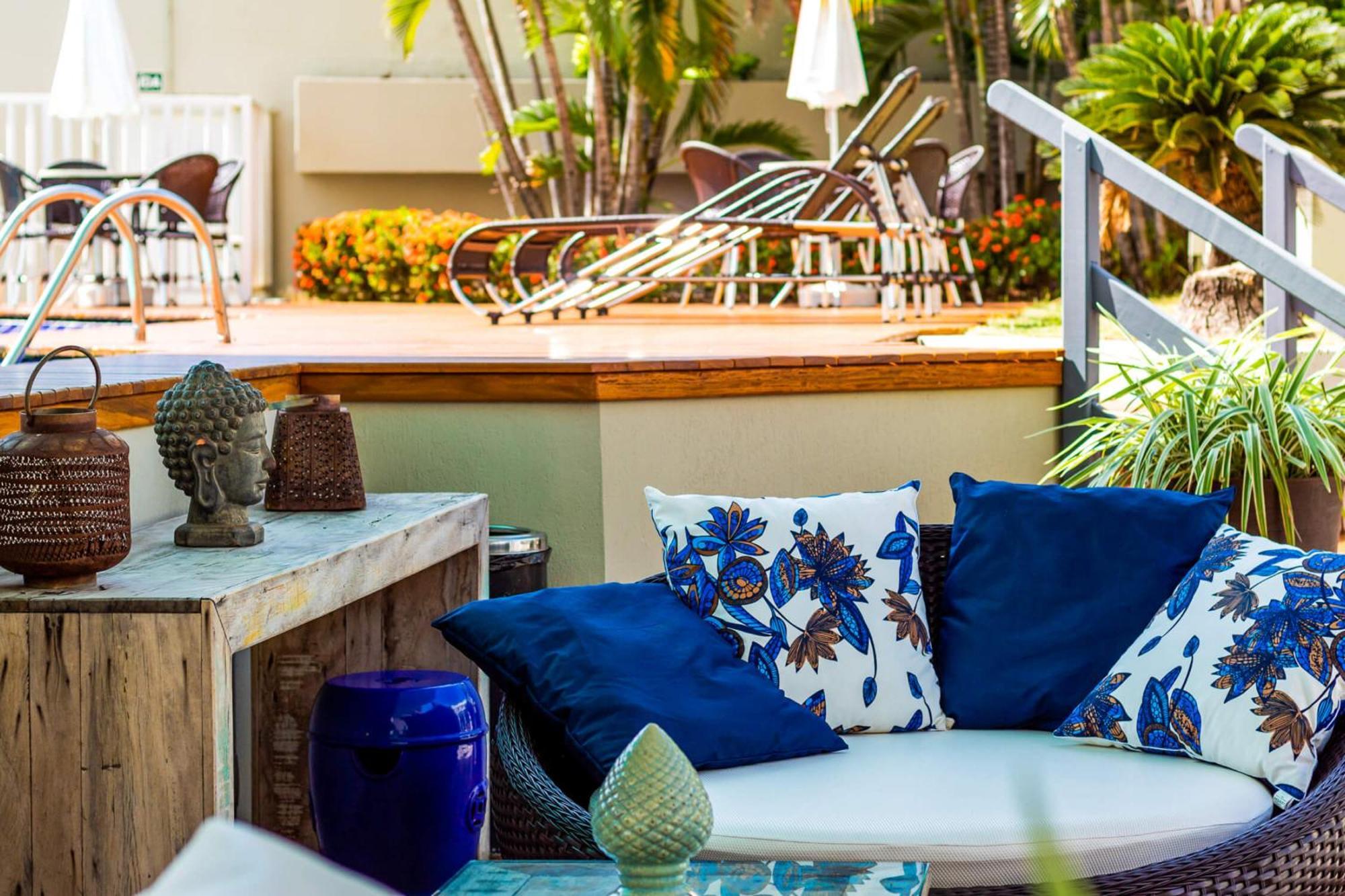 Hotel Deville Prime Cuiaba Exterior foto Outdoor furniture