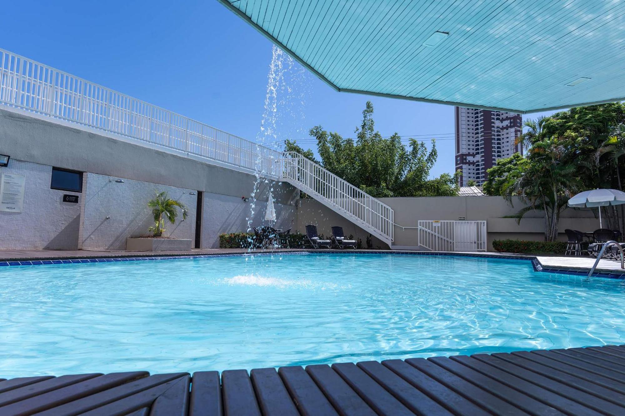 Hotel Deville Prime Cuiaba Exterior foto The pool at the 1016 Residences