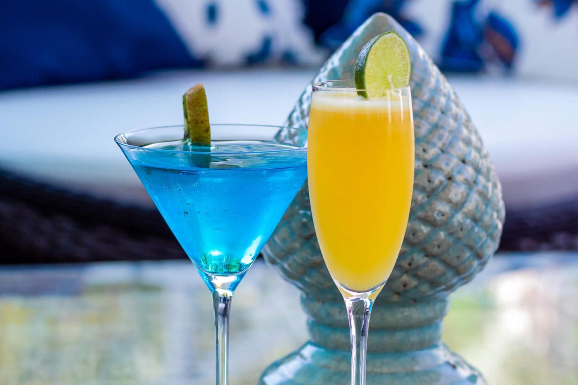 Hotel Deville Prime Cuiaba Exterior foto Blue Hawaii (left) and Bellini (right)